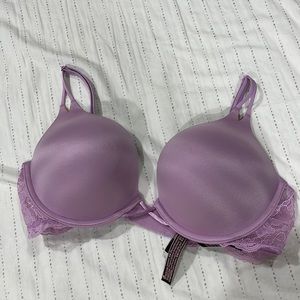 Victoria’s Secret bra bombshell